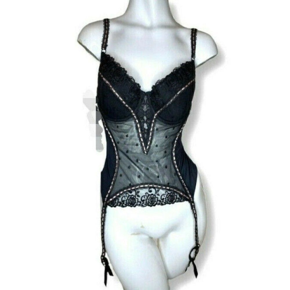 Jezebel bustier lingerie 36D white / Pink/ BLACK lace Ruffle Garter